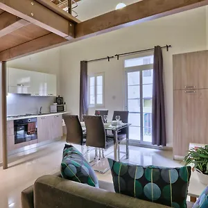 Charming 1 Bedroom Off Republic Street Sleeps 4 La Valletta